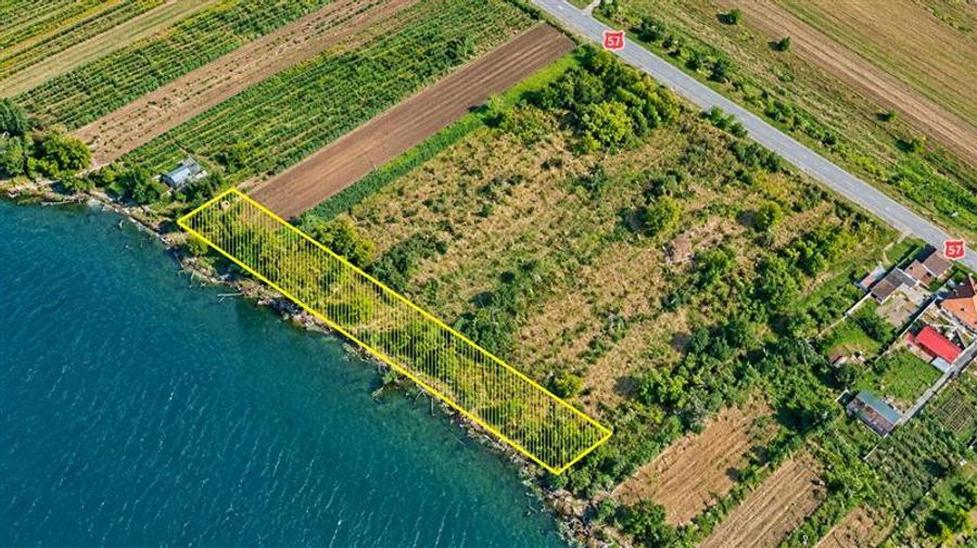 Teren agricol extravilan de 1850 mp, în Măcești