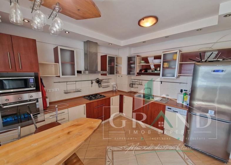 Apartament cu 4 camere semidecomandat, mobilat în Zorilor
