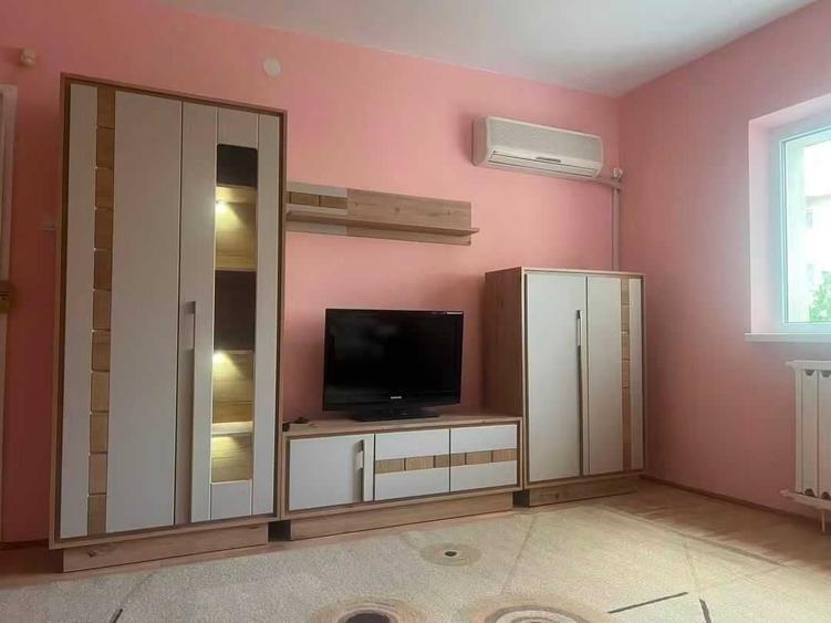 Apartament cu 4 camere decomandat în Timpuri Noi