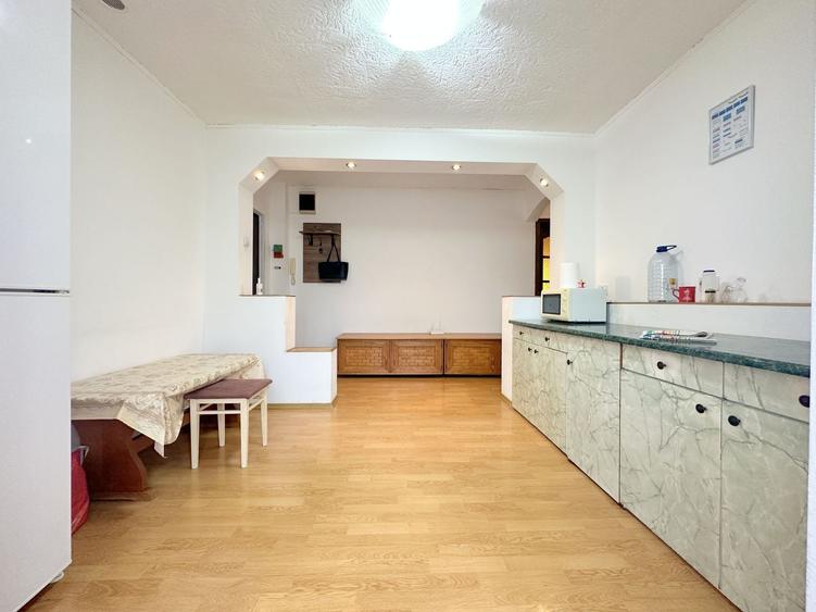 Apartament cu 2 camere decomandat, etaj intermediar - 6