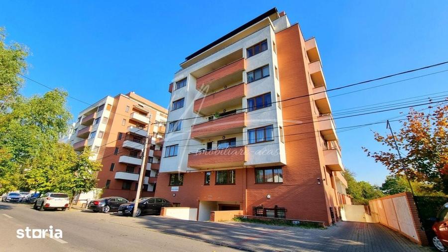 Apartament cu 3 camere semidecomandat în Băneasa