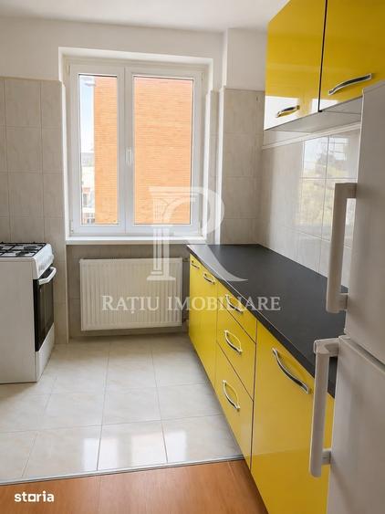 Apartament cu 3 camere în Central — fotografia 3