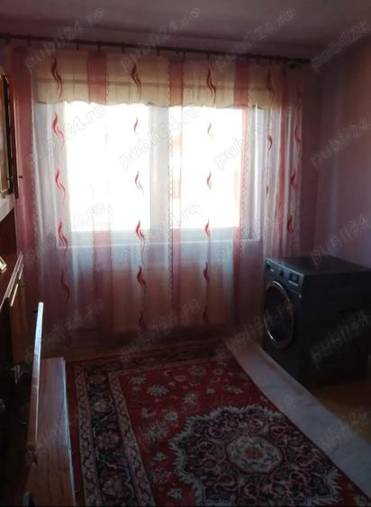 Casă cu 5 camere cu Teren 37 Mp în Central