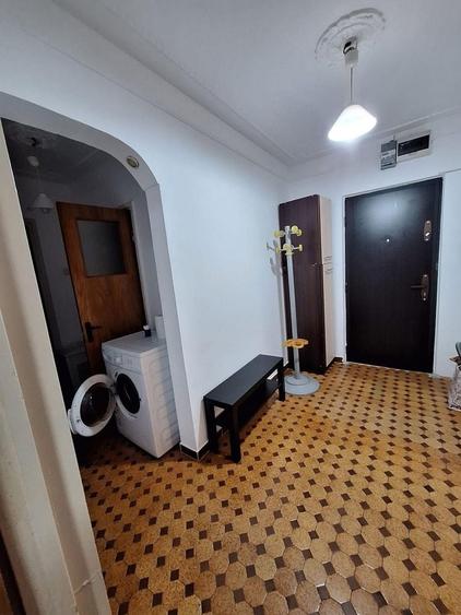 Inchiriere apartament cu 3 camere sector 4 - 14