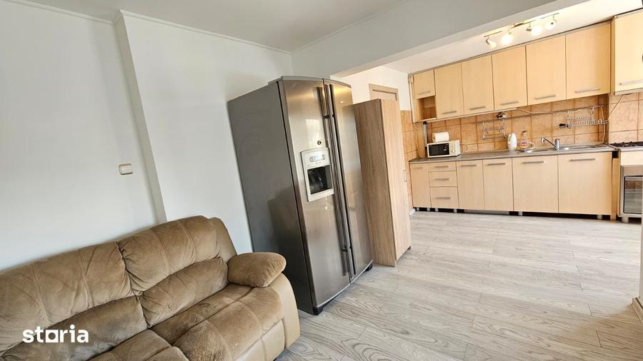 Apartament cu 3 camere în Centrul Civic