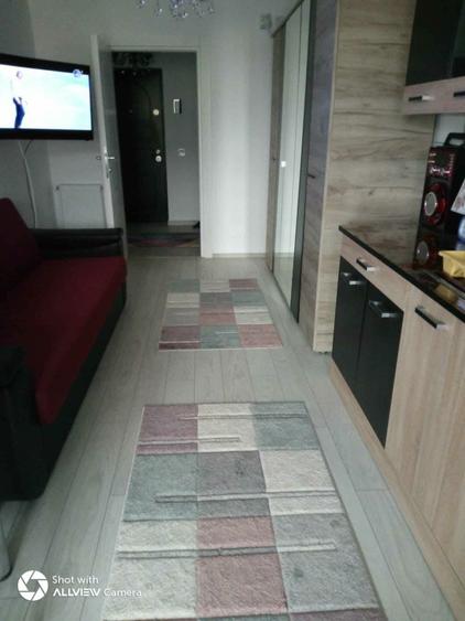 Apartament cu 2 camere semidecomandat în Valea Adâncă