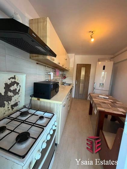 Apartament cu 4 camere decomandat în Anda