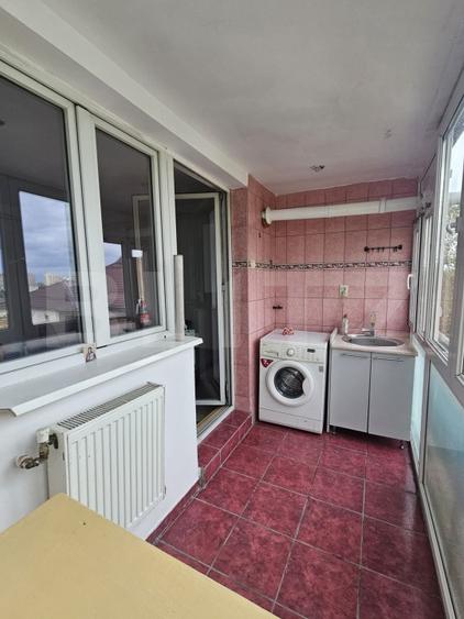 Apartament cu 2 camere semidecomandat, mobilat în Nicolina
