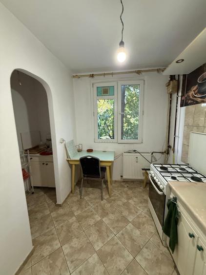 Apartament cu 3 camere decomandat în Apărătorii Patriei