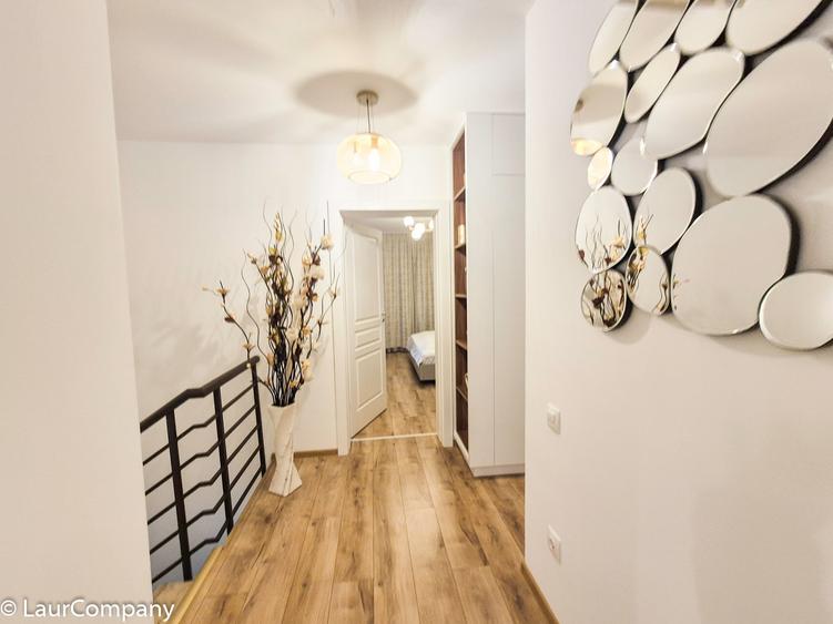 Duplex cu 4 camere cu Canalizare în Trivale