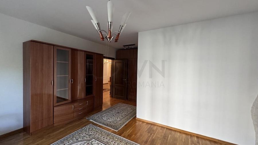 Apartament cu 3 camere semidecomandat, mobilat în Herăstrău