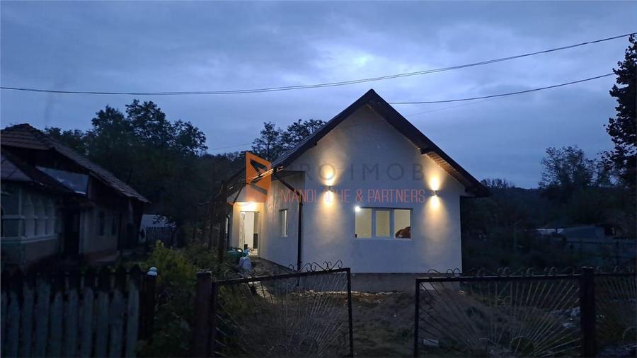 Casă individuală cu 4 camere cu Teren 528 Mp în Tisău