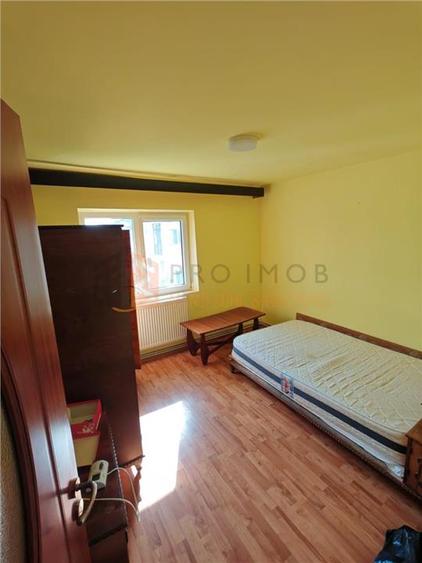 Apartament cu 3 camere decomandat, mobilat în Unirii Sud