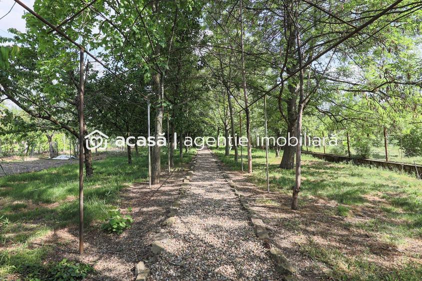 Casă individuală cu 5 camere cu Canalizare în Grădiște