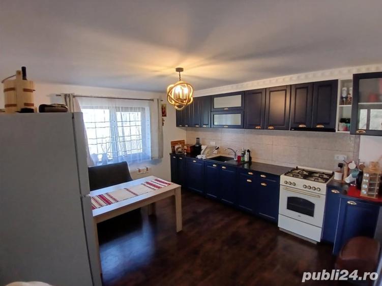 Casă cu 4 camere cu Teren 250 Mp în Central