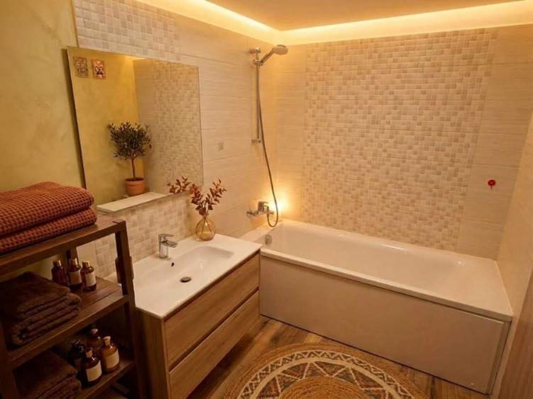 Garsonieră decomandată în Central