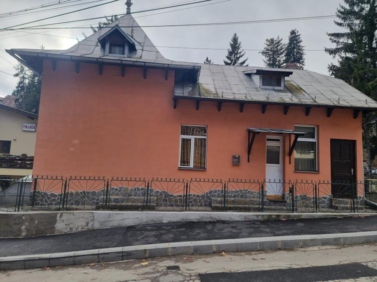 Casă individuală cu 5 camere cu Canalizare în Furnica