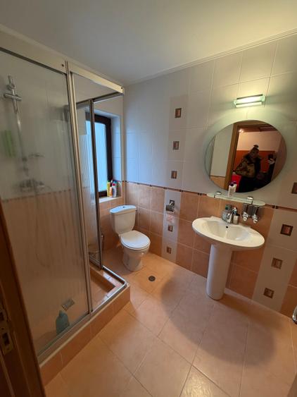 Casă cu 6 camere cu Canalizare în Cioplea