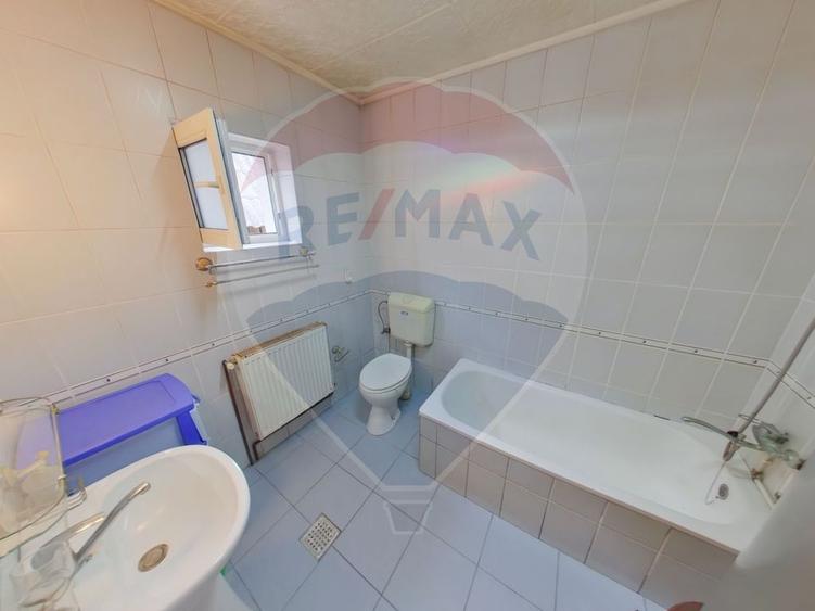 Casă individuală cu 3 camere cu Teren 1262 Mp în Vadu Izei