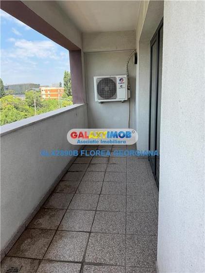 Birou, de 990 mp, în Central