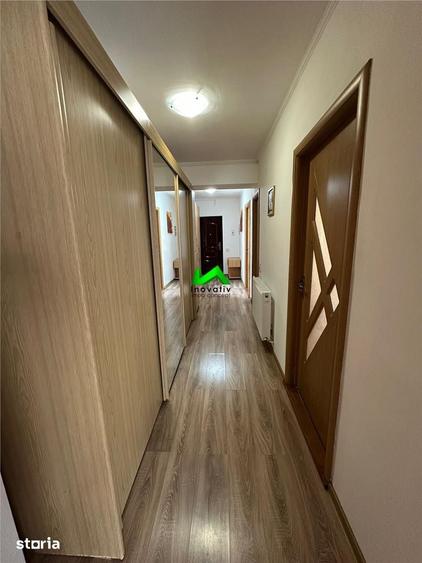 Apartament cu 3 camere decomandat în Turnișor