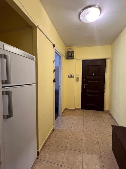 Apartament cu 3 camere semidecomandat în Gheorghe Lazăr