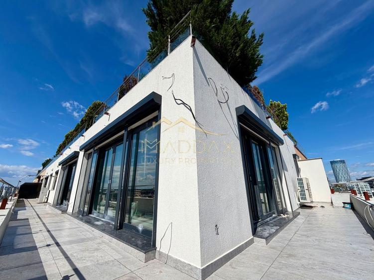 Apartament cu 5 camere decomandat în Herăstrău