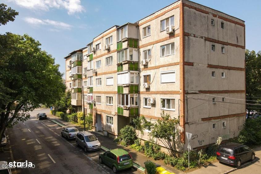 Apartament cu 3 camere decomandat în Soarelui