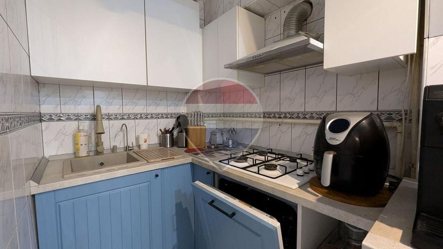 Apartament cu 3 camere decomandat, mobilat în P-ța Alba Iulia