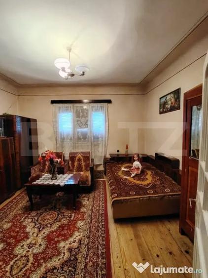 Casă cu 3 camere cu Teren 440 Mp în Central