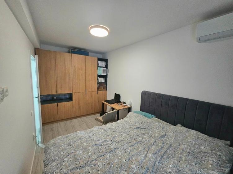 Apartament cu 2 camere semidecomandat, mobilat în Rahova