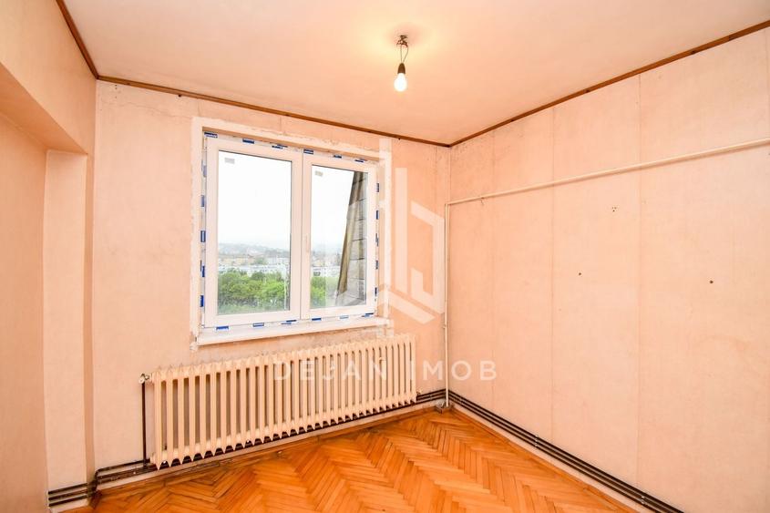 Apartament cu 4 camere circular în Lenin
