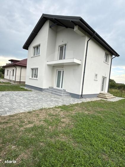Casă cu 4 camere în Mărăcineni