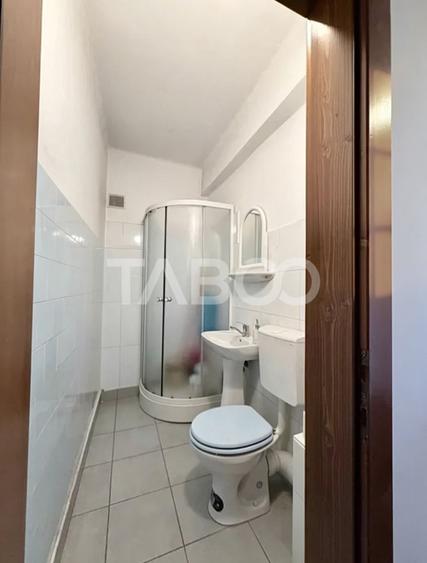 Apartament cu 2 camere nedecomandat, mobilat în Central