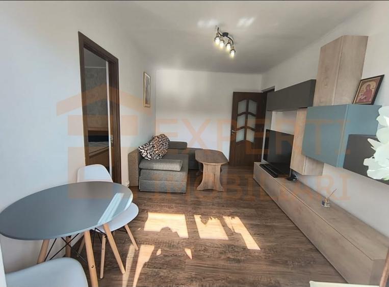 Apartament cu 2 camere semidecomandat, mobilat în Tomis Nord