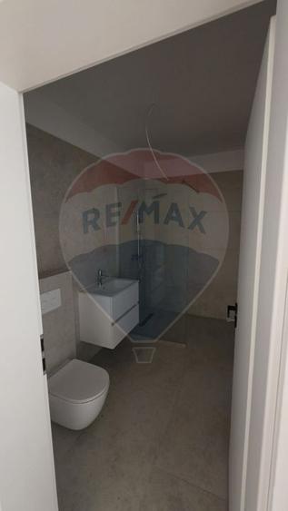 Apartament cu 2 camere decomandat în Tunari