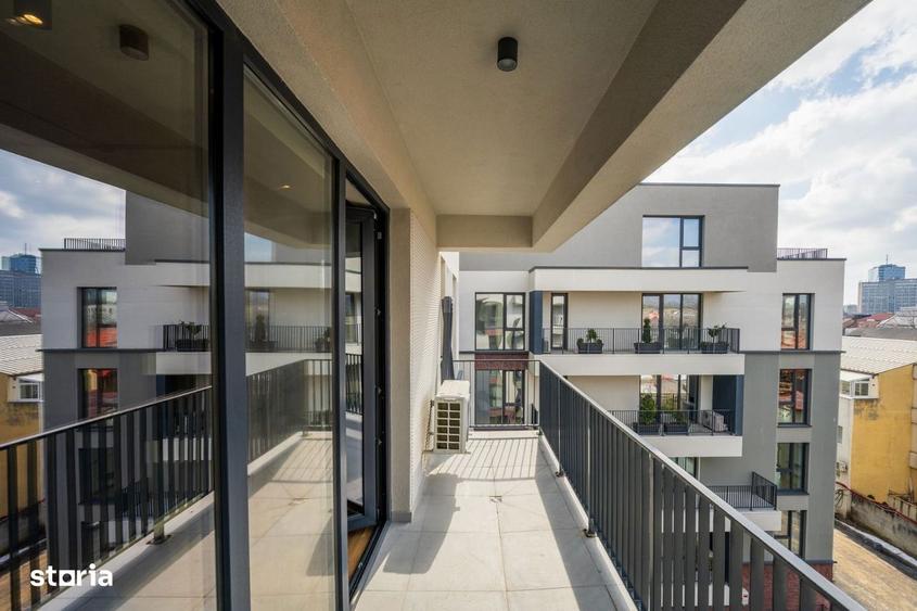 Apartament cu 3 camere, mobilat în Tei