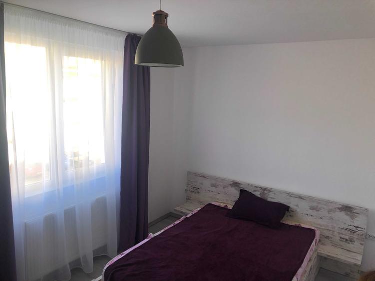 Apartament cu 3 camere decomandat în Florești