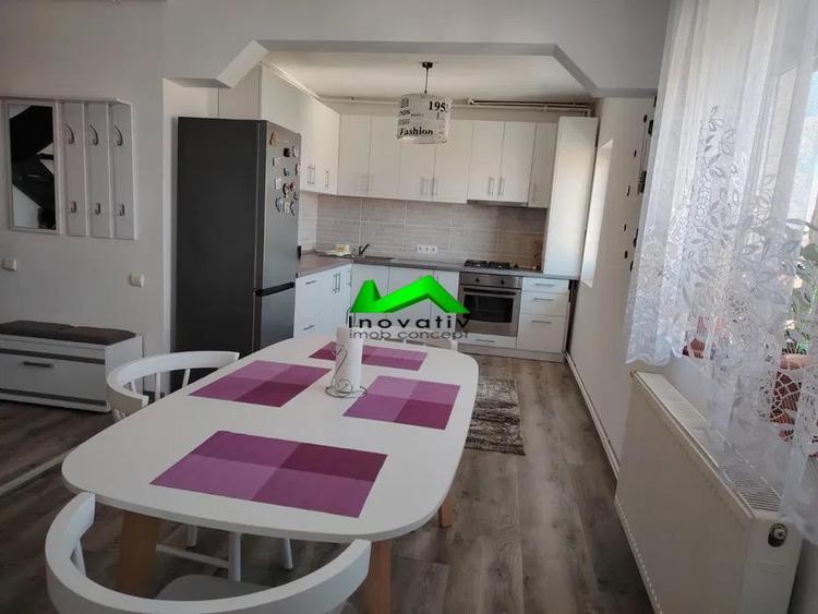 Apartament cu 3 camere decomandat, mobilat în Vasile Aaron