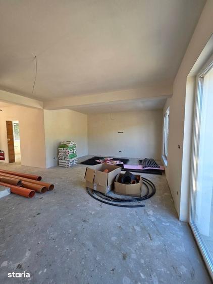 Casă cu 3 camere cu Teren 400 Mp în Central