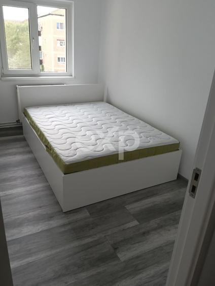 Apartament cu 3 camere decomandat, mobilat în Lipovei