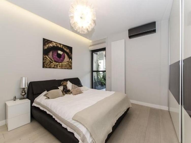 Apartament cu 3 camere semidecomandat în City Park Mall