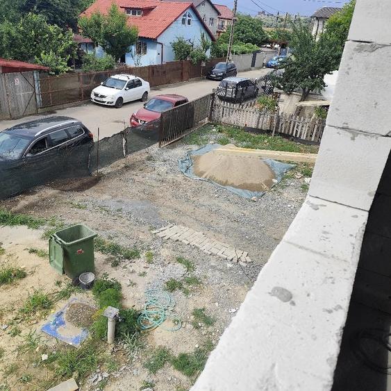 Casă cu Teren 200 Mp în Central