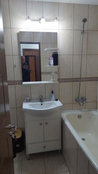 Garsonieră decomandată în Lacu
