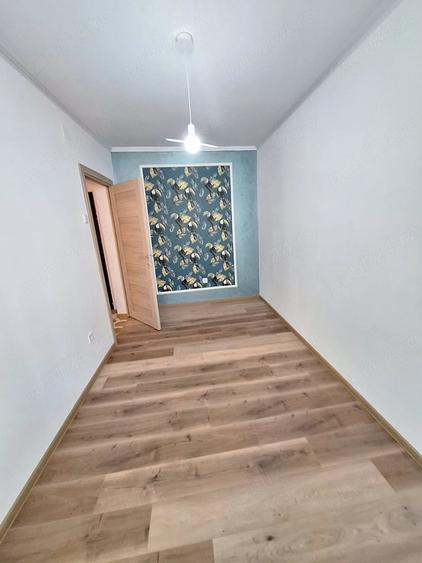 Apartament cu 3 camere semidecomandat în Mazepa 1