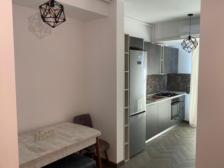 Apartament cu 2 camere semidecomandat în Palazu Mare