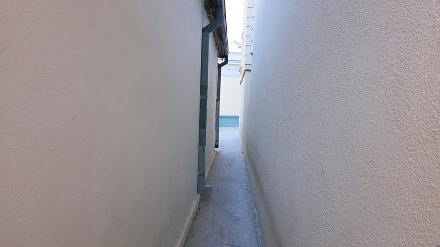 Casă individuală cu 4 camere cu Canalizare în Ultracentral