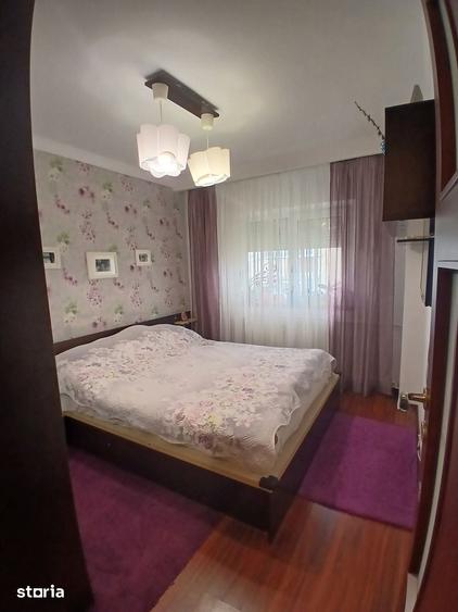 Apartament cu 4 camere decomandat în Berceni