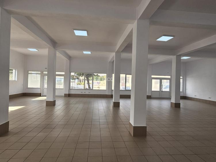 Dau spre inchiriere spatiu comercial in suprafata de 256 mp, situat in centrul localitatii Gradina, judetul Constanta. Tel:0763223064