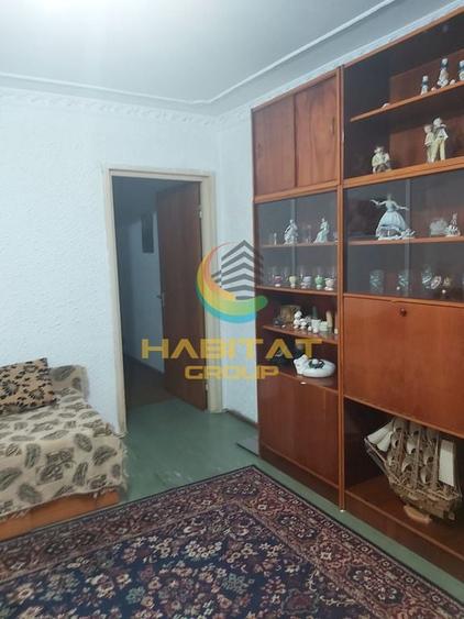 Apartament cu 3 camere semidecomandat în Alexandru Obregia
